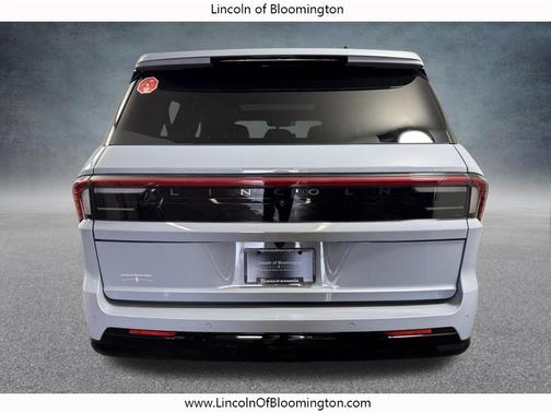 GRAY MIST METALLIC TRI-COAT 2026 Lincoln Navigator Reserve