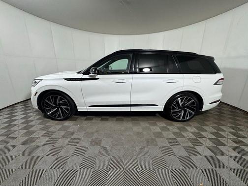 PRISTINE WHITE MET 3C 2023 Lincoln Aviator Black Label AWD