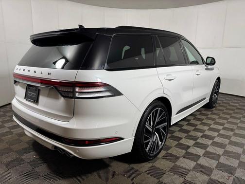 PRISTINE WHITE MET 3C 2023 Lincoln Aviator Black Label AWD