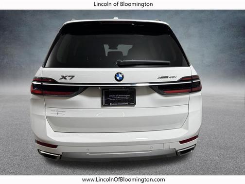 Alpine White 2026 BMW X7 xDrive40i
