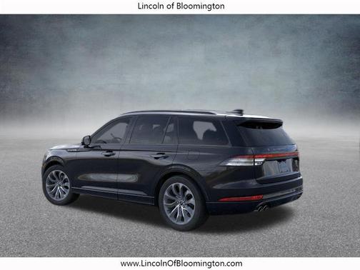 Infinite Black Metallic Clearcoat 2026 Lincoln Aviator Premiere