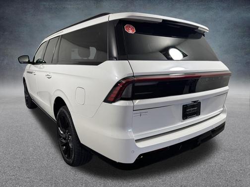 PRISTINE WHITE METALLIC 3C 2026 Lincoln Navigator Reserve