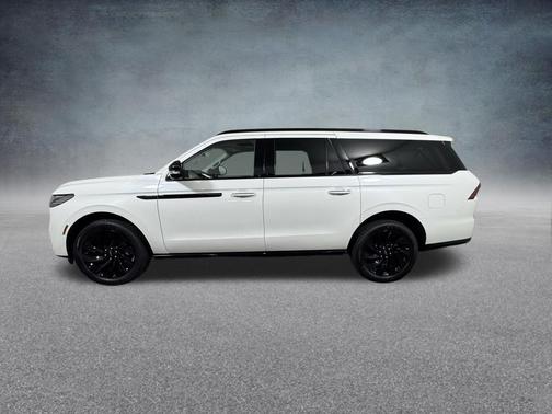 PRISTINE WHITE METALLIC 3C 2026 Lincoln Navigator Reserve