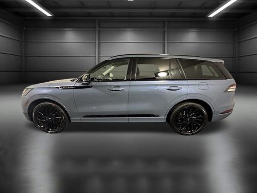 Whisper Blue Metallic Clearcoat 2026 Lincoln Aviator Reserve AWD