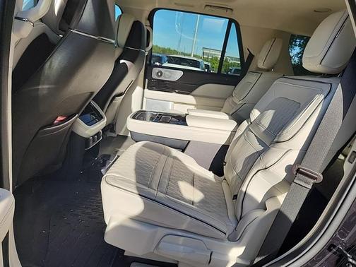 2023 Lincoln Navigator Black Label
