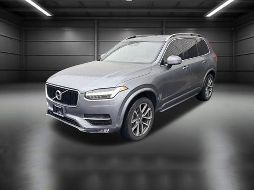 2018 Volvo XC90 T6 Momentum