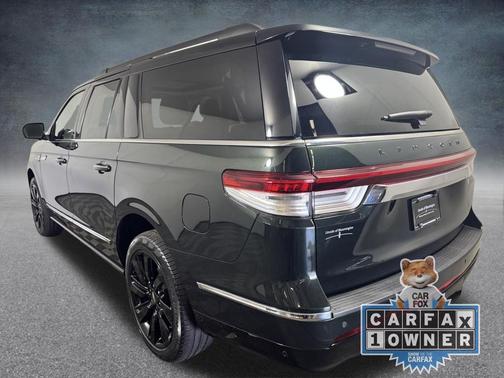 MANHATTAN GREEN MET PREM 2023 Lincoln Navigator Black Label