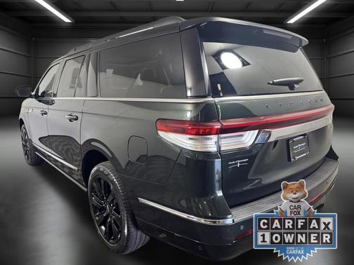 MANHATTAN GREEN MET PREM 2023 Lincoln Navigator Black Label
