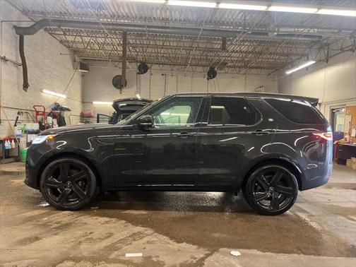 2023 Land Rover Discovery P360 Metropolitan Edition