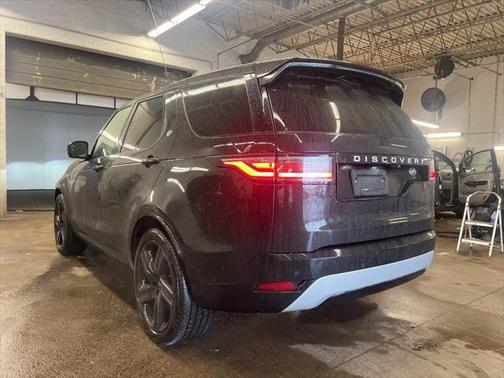 2023 Land Rover Discovery P360 Metropolitan Edition
