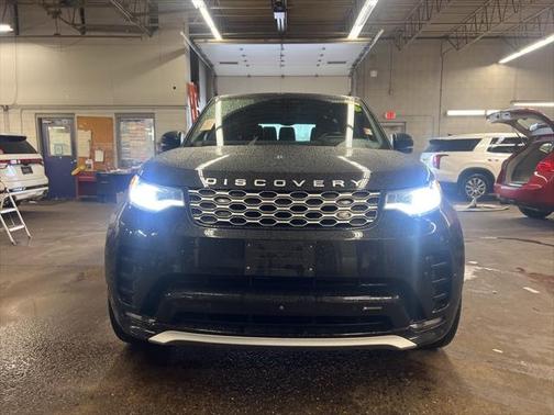 2023 Land Rover Discovery P360 Metropolitan Edition
