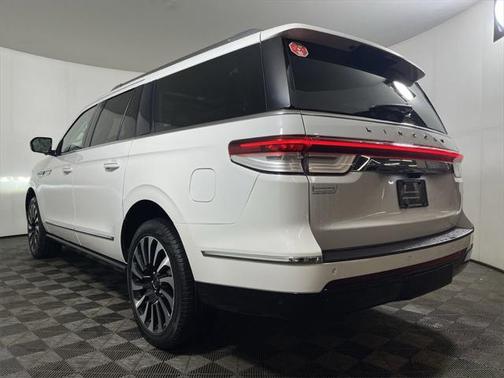 2022 Lincoln Navigator Black Label