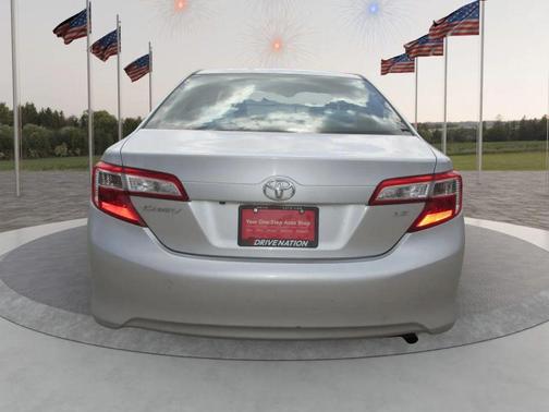 Classic Silver Metallic 2014 Toyota Camry LE
