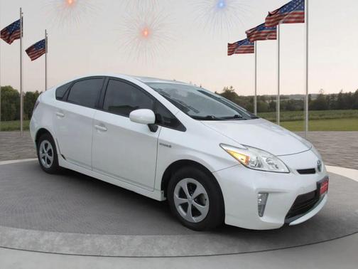 White 2014 Toyota Prius Three
