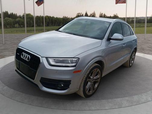 Florett Silver Metallic 2015 Audi Q3 2.0T Premium Plus