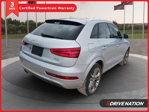 Florett Silver Metallic 2015 Audi Q3 2.0T Premium Plus