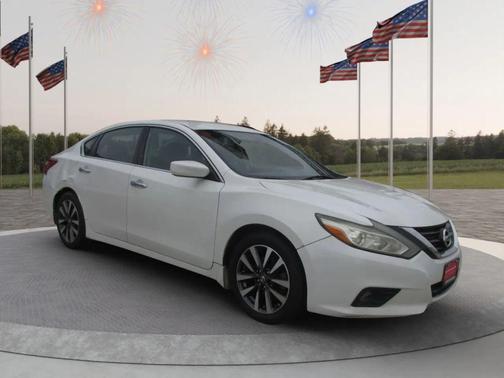 Pearl White 2017 Nissan Altima 2.5 SV