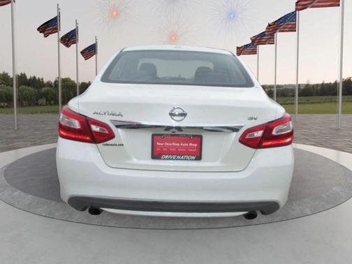 Pearl White 2017 Nissan Altima 2.5 SV