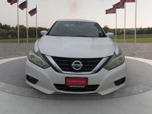 Pearl White 2017 Nissan Altima 2.5 SV