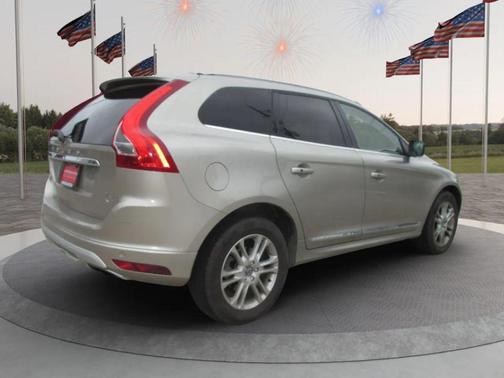Seashell Metallic 2016 Volvo XC60 T5 Premier