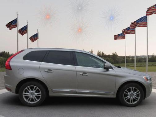 Seashell Metallic 2016 Volvo XC60 T5 Premier