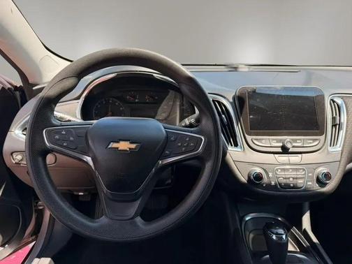 Silver Ice Metallic 2020 Chevrolet Malibu FWD LT