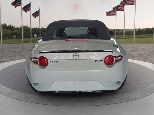 White 2016 Mazda MX-5 Miata Club