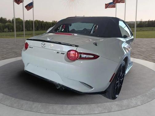 White 2016 Mazda MX-5 Miata Club