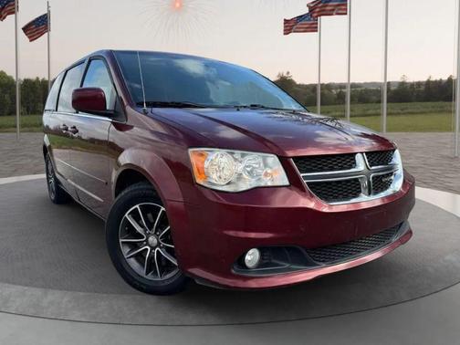 Octane Red Pearlcoat 2017 Dodge Grand Caravan SXT