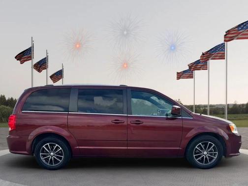 Octane Red Pearlcoat 2017 Dodge Grand Caravan SXT