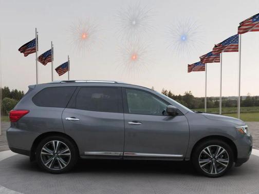 Gun Metallic 2017 Nissan Pathfinder Platinum