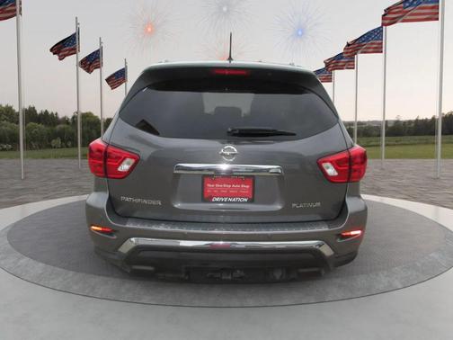 Gun Metallic 2017 Nissan Pathfinder Platinum