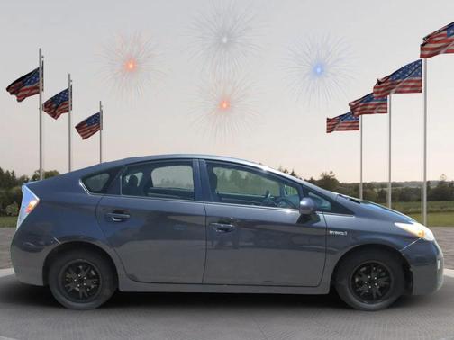 Winter Gray Metallic 2015 Toyota Prius Three