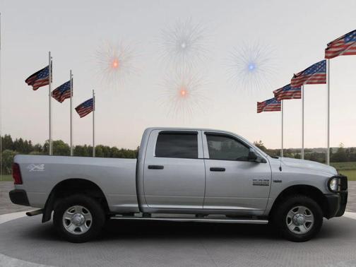 2018 RAM 2500 Tradesman Crew Cab 4x4 6'4' Box