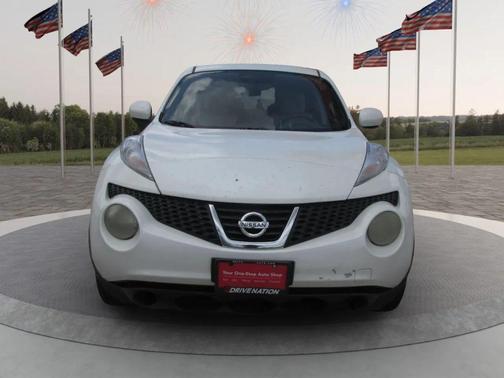 Pearl White 2013 Nissan Juke SV
