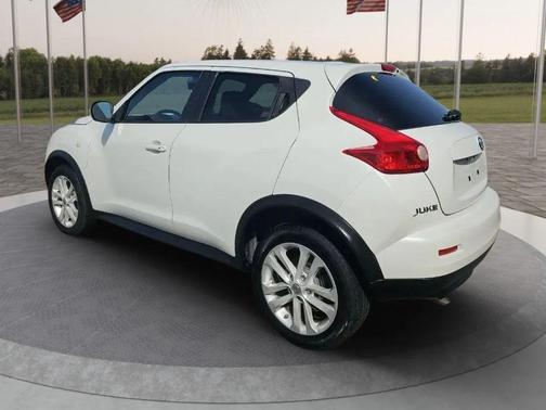 Pearl White 2013 Nissan Juke SV