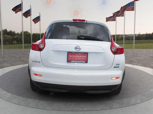 Pearl White 2013 Nissan Juke SV