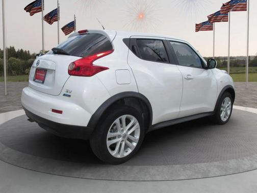 Pearl White 2013 Nissan Juke SV