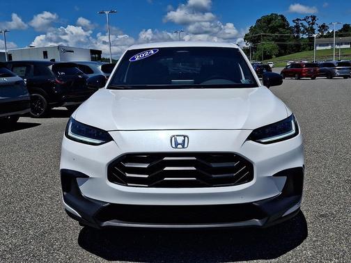 Platinum White Pearl 2024 Honda HR-V Sport