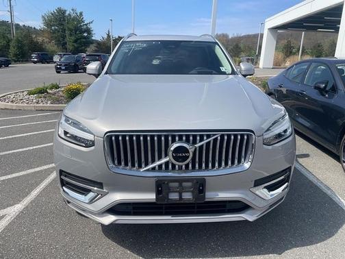 Silver Dawn Metallic 2023 Volvo XC90 B6 Ultimate 7-Seater