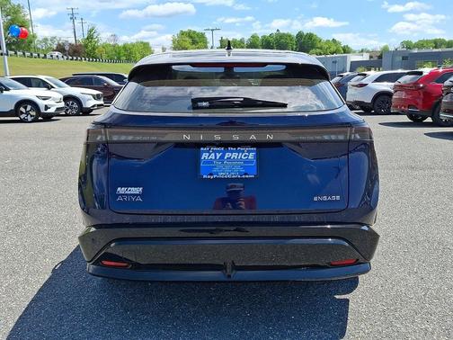Deep Ocean Blue Pearl/Black Diamond Pearl 2023 Nissan ARIYA ENGAGE