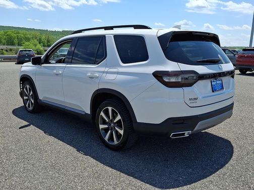 Platinum White Pearl - WX 2023 Honda Pilot AWD Elite