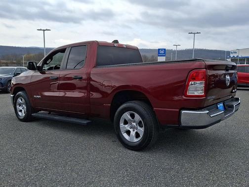 Delmonico Red Pearlcoat 2023 RAM 1500 Big Horn/Lone Star