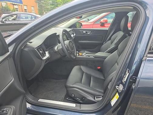 Denim Blue Metallic 2025 Volvo S60 B5 Core