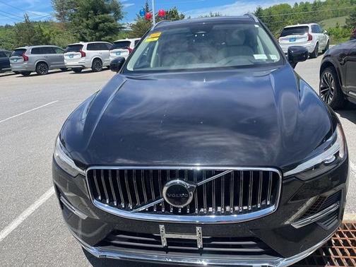 Onyx Black Metallic 2023 Volvo XC60 B5 Plus Bright Theme
