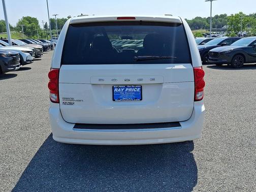 Stone White Clearcoat 2012 Dodge Grand Caravan SXT