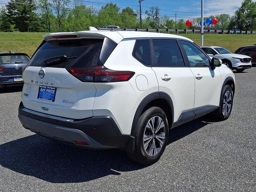 Pearl White Tricoat 2023 Nissan Rogue SV