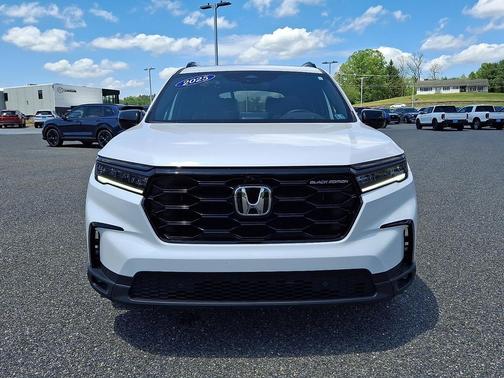 Platinum White Pearl - WX 2025 Honda Pilot Black Edition