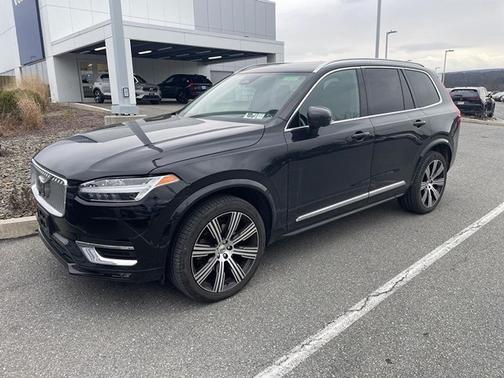 Onyx Black Metallic 2023 Volvo XC90 B6 Ultimate 7-Seater
