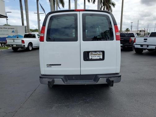 2022 Chevrolet Express 2500 RWD 2500 Regular Wheelbase WT